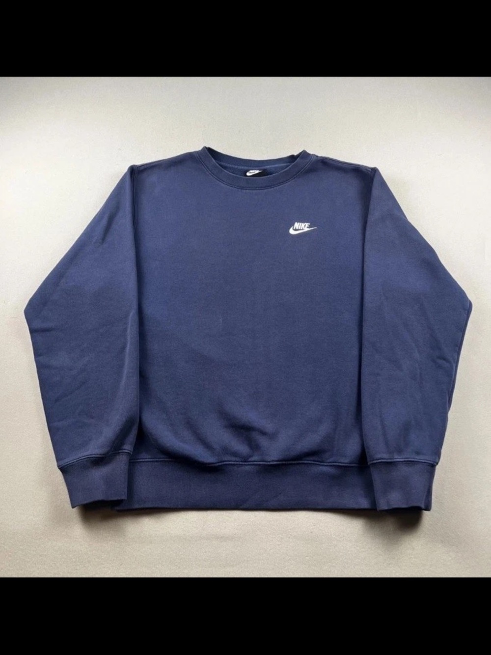 Nike Men's Navy Crewneck Sweatshirt small